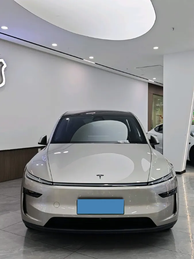 2025 Tesla Model Y L BEV,autocango,china used car exporter,china ev exporter,chinese used car exporter,chinese used ev exporter
