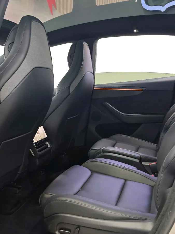 2025 Tesla Model Y L BEV,autocango,china used car exporter,china ev exporter,chinese used car exporter,chinese used ev exporter