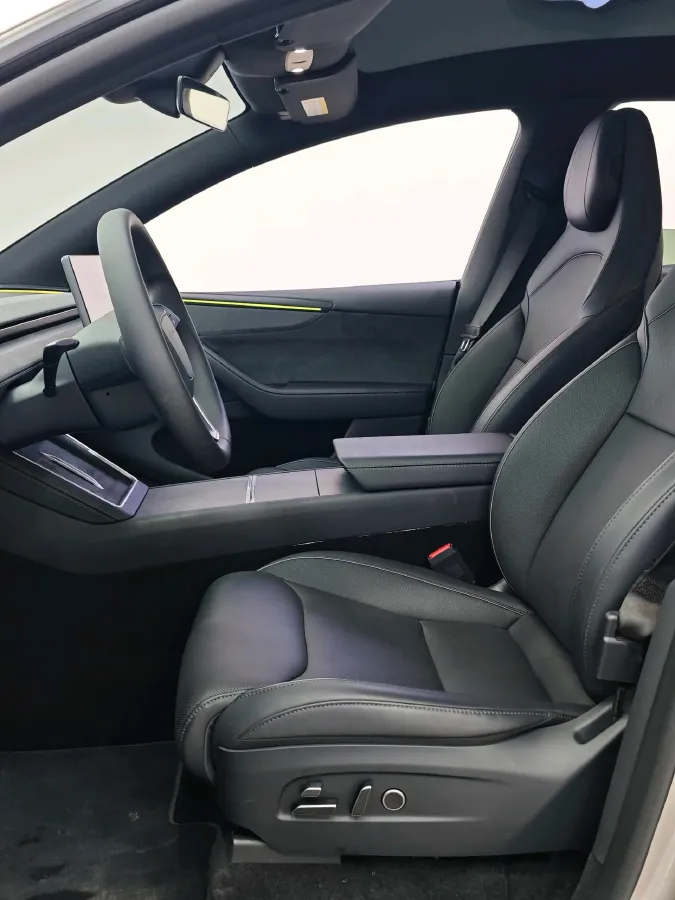 2025 Tesla Model Y L BEV,autocango,china used car exporter,china ev exporter,chinese used car exporter,chinese used ev exporter