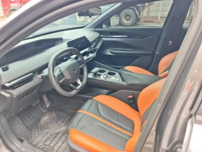 2024 ChangAn UNI-V 1.5T 188HP L4 7DCT,autocango,china used car exporter,china ev exporter,chinese used car exporter,chinese used ev exporter