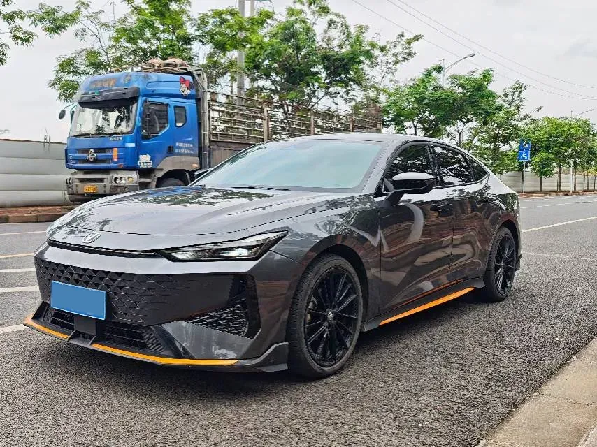 2024 ChangAn UNI-V 1.5T 188HP L4 7DCT,autocango,china used car exporter,china ev exporter,chinese used car exporter,chinese used ev exporter