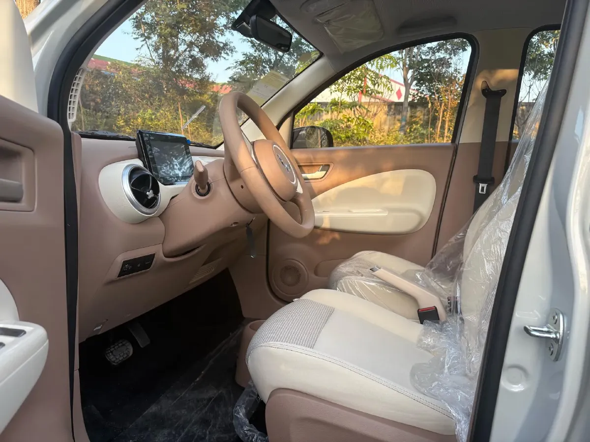 2025 WuLing HongGuang MINI EV BEV 16.2KWH,autocango,china used car exporter,china ev exporter,chinese used car exporter,chinese used ev exporter