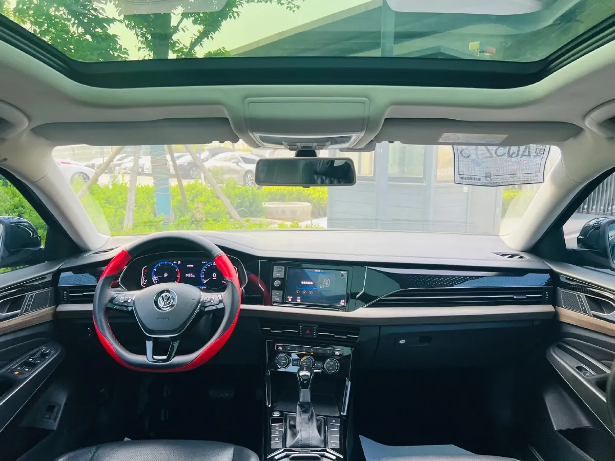 2019 Volvo V40 1.5T 152HP L4 6AT,autocango,china used car exporter,china ev exporter,chinese used car exporter,chinese used ev exporter