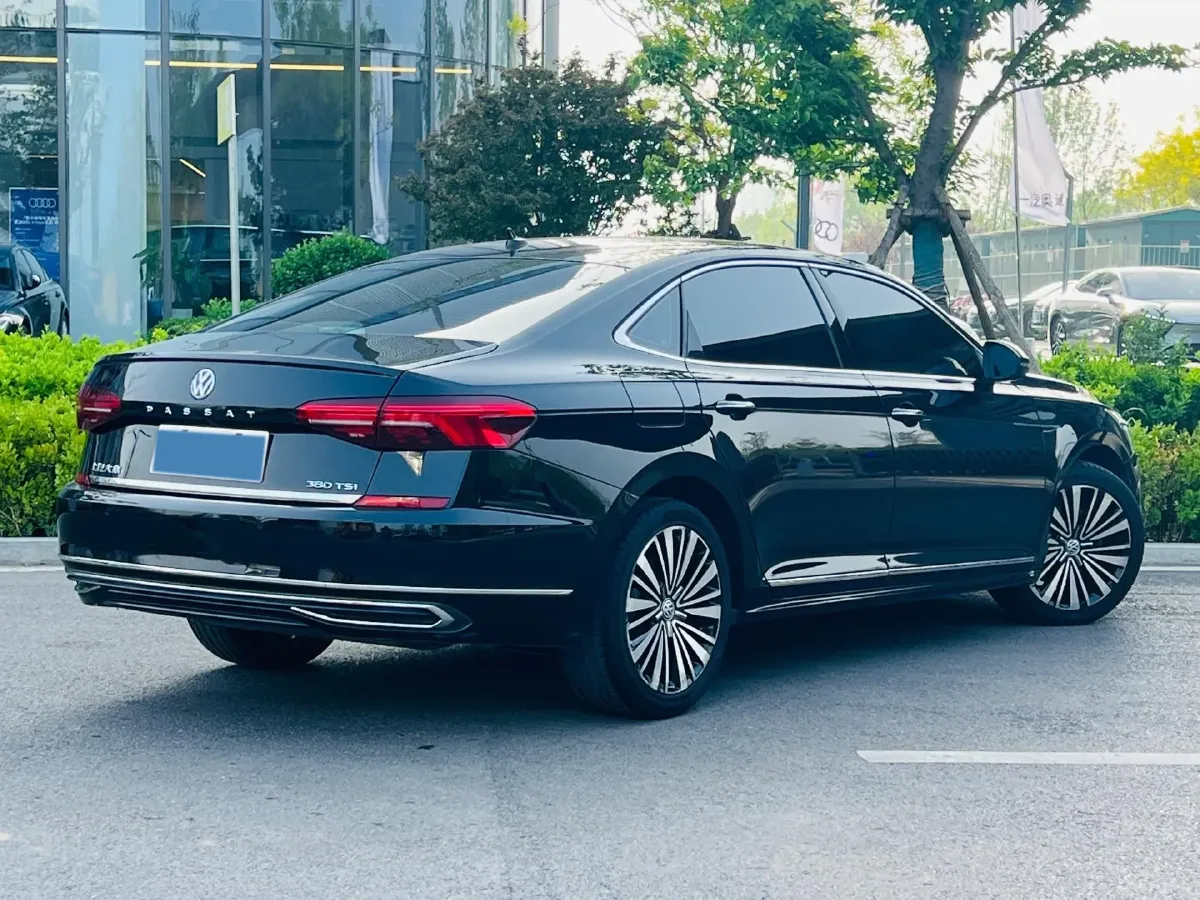 2019 Volvo V40 1.5T 152HP L4 6AT,autocango,china used car exporter,china ev exporter,chinese used car exporter,chinese used ev exporter