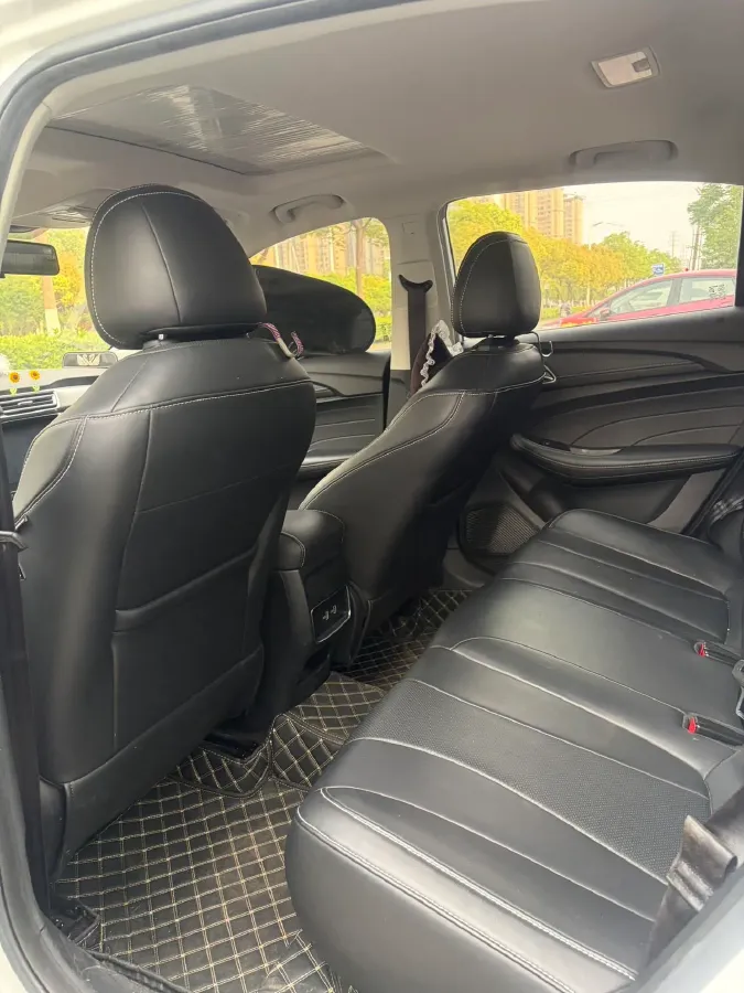 2020 Roewe i5 1.5L 120HP L4 CVT,autocango,china used car exporter,china ev exporter,chinese used car exporter,chinese used ev exporter