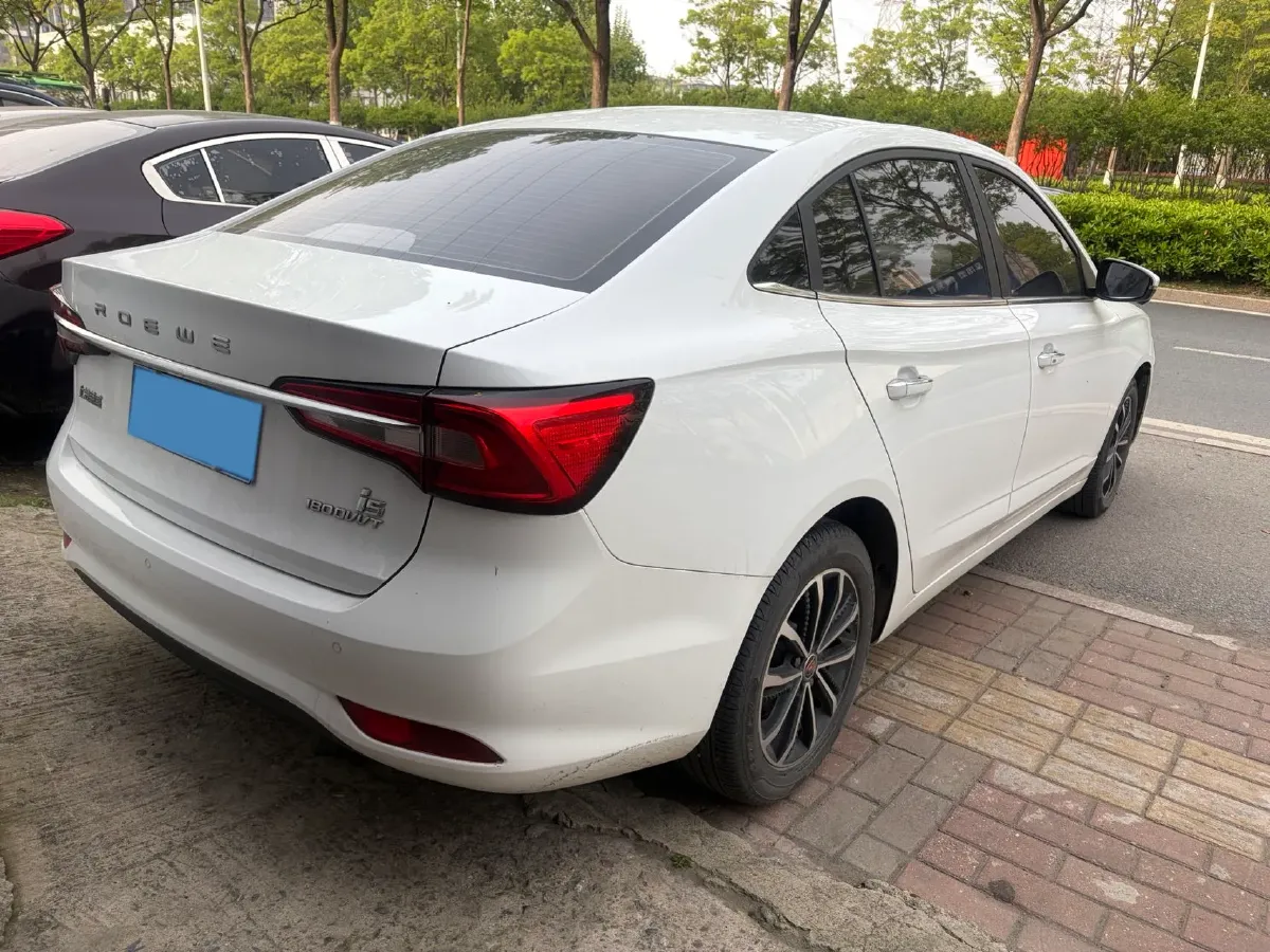 2020 Roewe i5 1.5L 120HP L4 CVT,autocango,china used car exporter,china ev exporter,chinese used car exporter,chinese used ev exporter