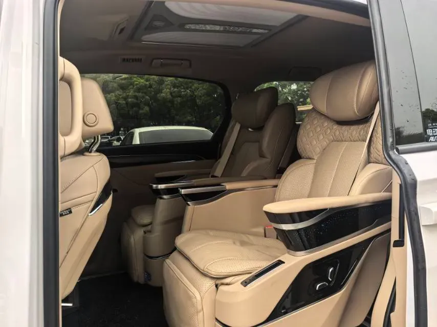 2025 Buick GL8 2.0T 237HP L4 9AT,autocango,china used car exporter,china ev exporter,chinese used car exporter,chinese used ev exporter