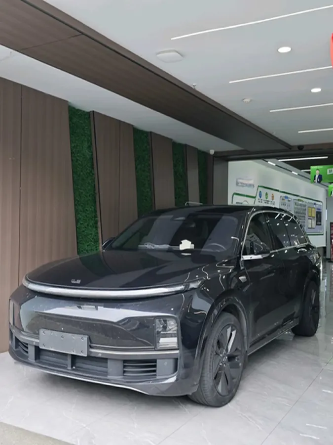 2023 Li L8 Range Extended 154HP REEV 40.9KWH,autocango,china used car exporter,china ev exporter,chinese used car exporter,chinese used ev exporter