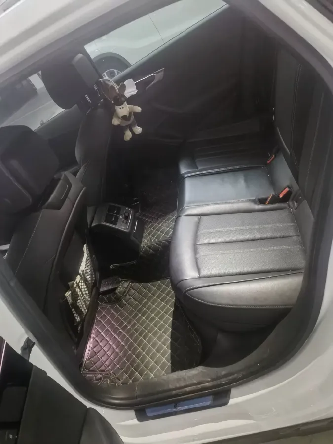 2024 Audi A4L 2.0T 190HP L4 7DCT,autocango,china used car exporter,china ev exporter,chinese used car exporter,chinese used ev exporter