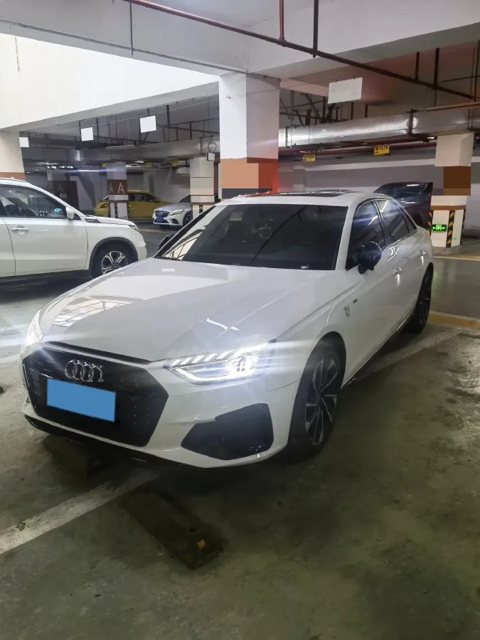 2024 Audi A4L 2.0T 190HP L4 7DCT,autocango,china used car exporter,china ev exporter,chinese used car exporter,chinese used ev exporter