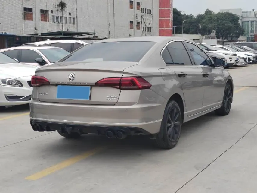 2019 Ford Focus 1.5T 184HP L3 8AT,autocango,china used car exporter,china ev exporter,chinese used car exporter,chinese used ev exporter