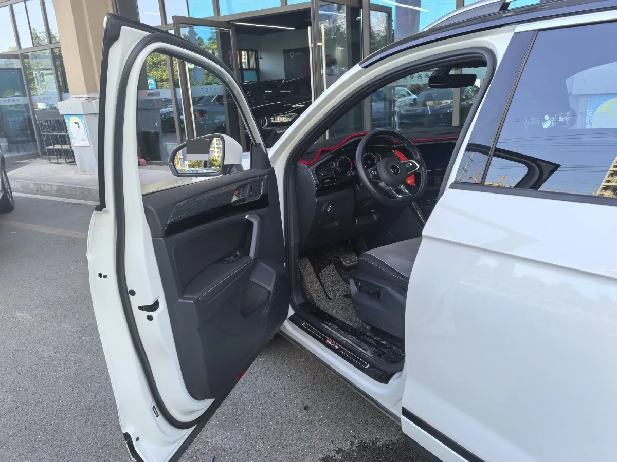 2020 Volkswagen Tayron 2.0T 220HP L4 7DCT,autocango,china used car exporter,china ev exporter,chinese used car exporter,chinese used ev exporter