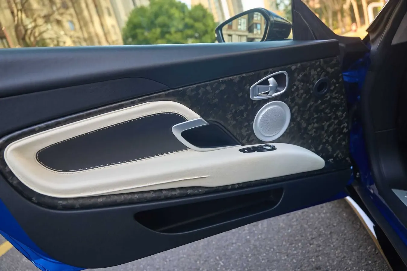 2020 Aston Martin DB11 4.0T 510HP V8 8AT,autocango,china used car exporter,china ev exporter,chinese used car exporter,chinese used ev exporter