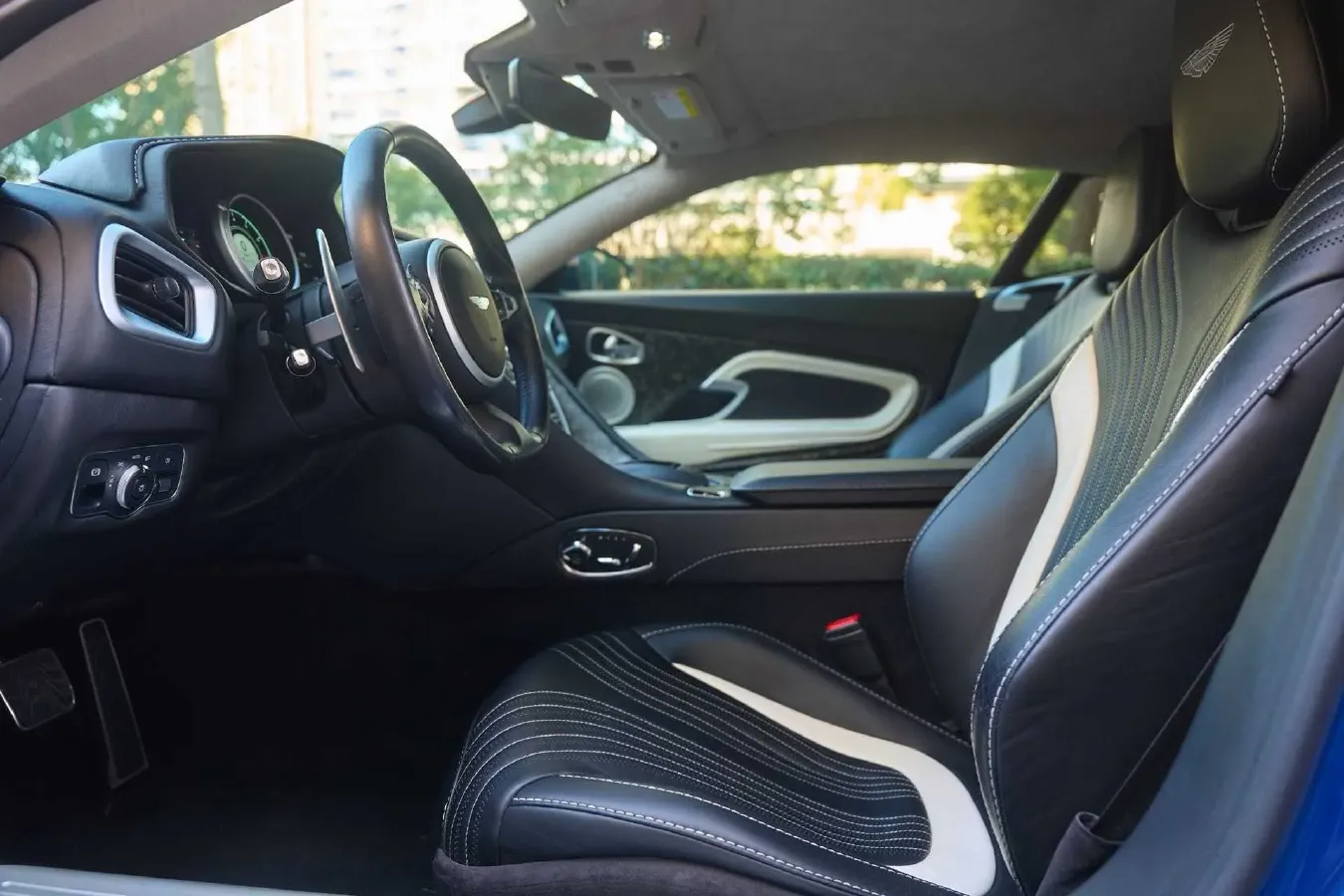 2020 Aston Martin DB11 4.0T 510HP V8 8AT,autocango,china used car exporter,china ev exporter,chinese used car exporter,chinese used ev exporter