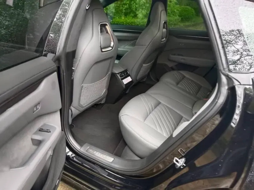 2024 Zeekr 001 BEV 95KWH,autocango,china used car exporter,china ev exporter,chinese used car exporter,chinese used ev exporter