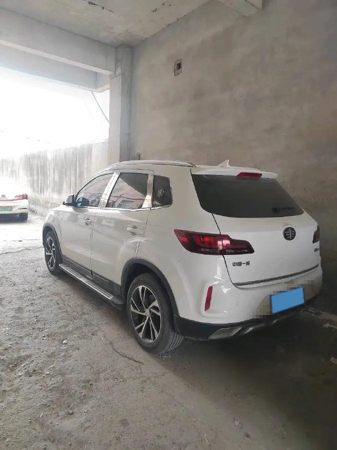 2019 Bestune X40 1.6L 114HP L4 5MT,autocango,china used car exporter,china ev exporter,chinese used car exporter,chinese used ev exporter
