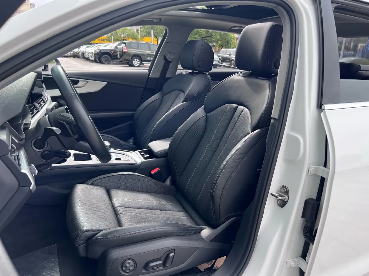 2020 Audi A4L 2.0T 190HP L4 7DCT,autocango,china used car exporter,china ev exporter,chinese used car exporter,chinese used ev exporter