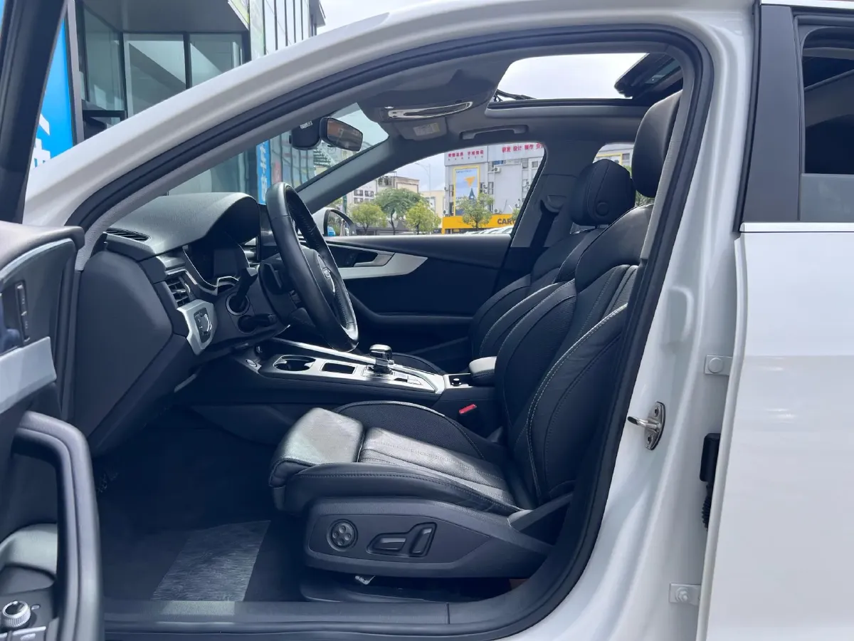 2020 Audi A4L 2.0T 190HP L4 7DCT,autocango,china used car exporter,china ev exporter,chinese used car exporter,chinese used ev exporter