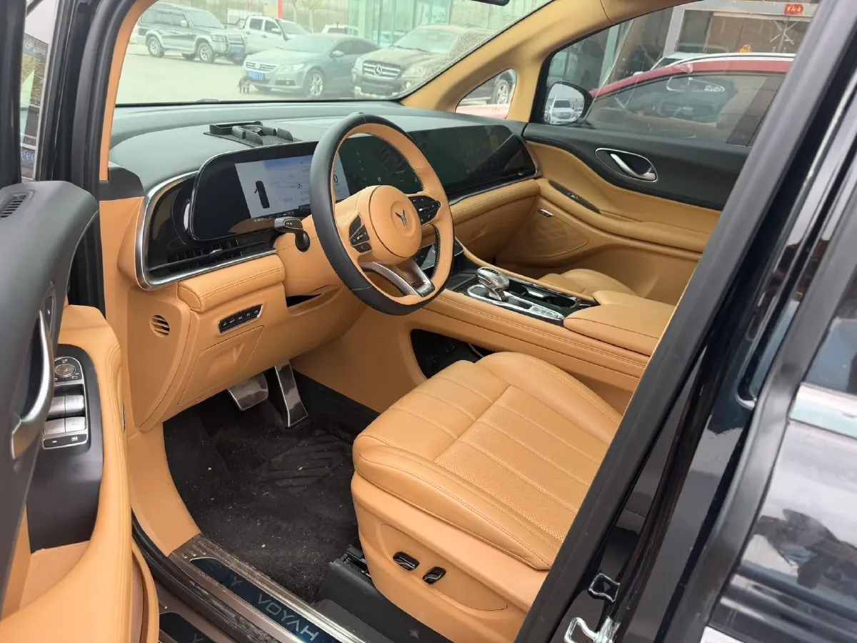 2022 Voyah Dream 1.5T 136HP L4 PHEV 25.57KWH,autocango,china used car exporter,china ev exporter,chinese used car exporter,chinese used ev exporter