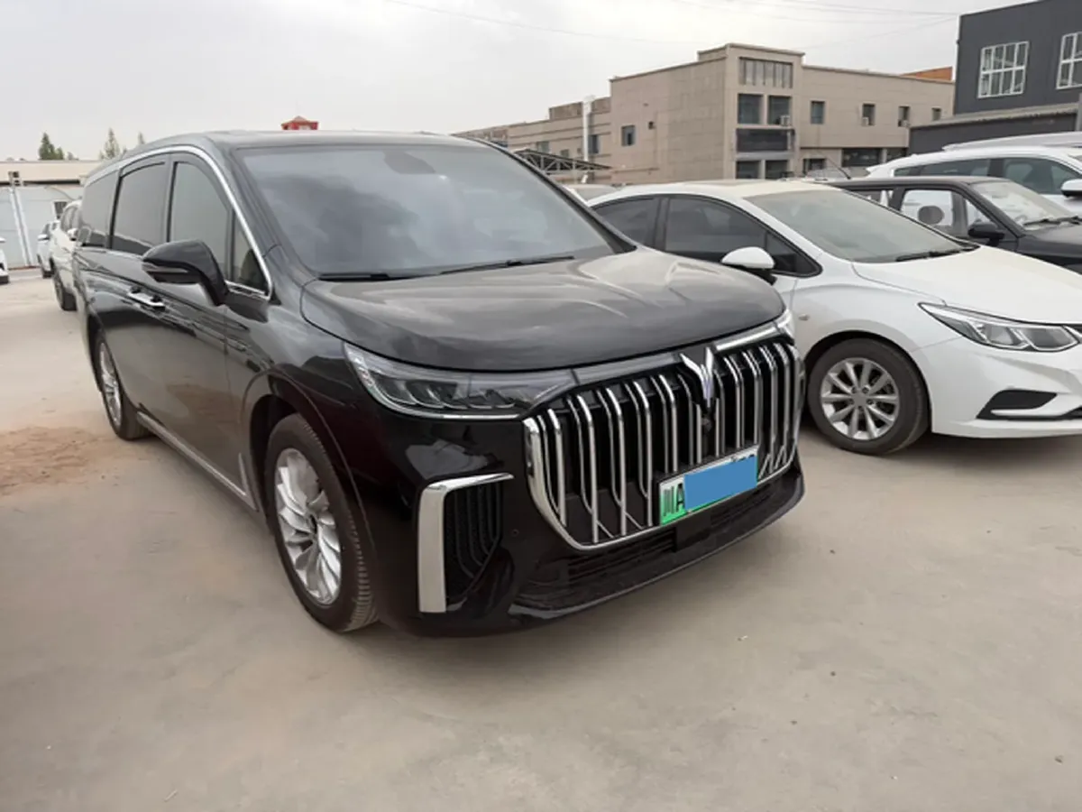 2022 Voyah Dream 1.5T 136HP L4 PHEV 25.57KWH,autocango,china used car exporter,china ev exporter,chinese used car exporter,chinese used ev exporter
