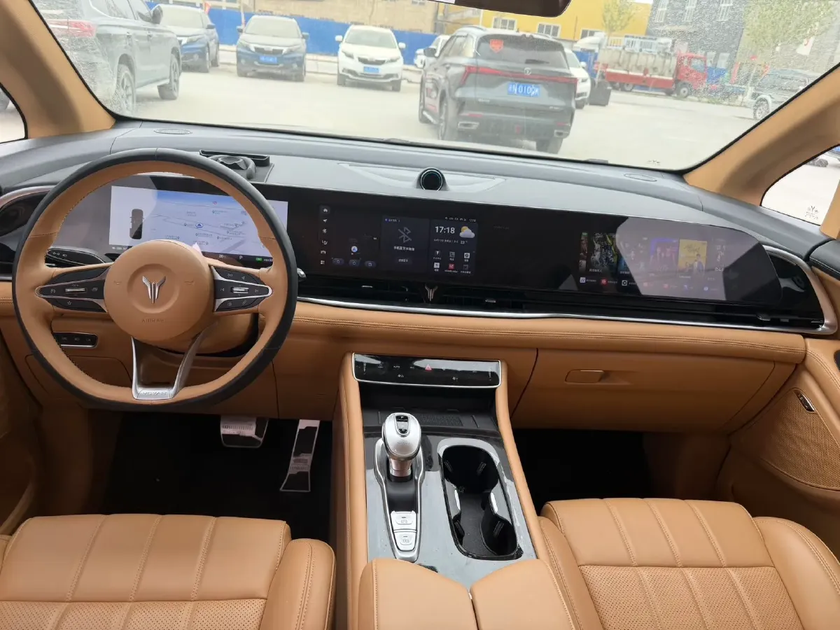 2022 Voyah Dream 1.5T 136HP L4 PHEV 25.57KWH,autocango,china used car exporter,china ev exporter,chinese used car exporter,chinese used ev exporter