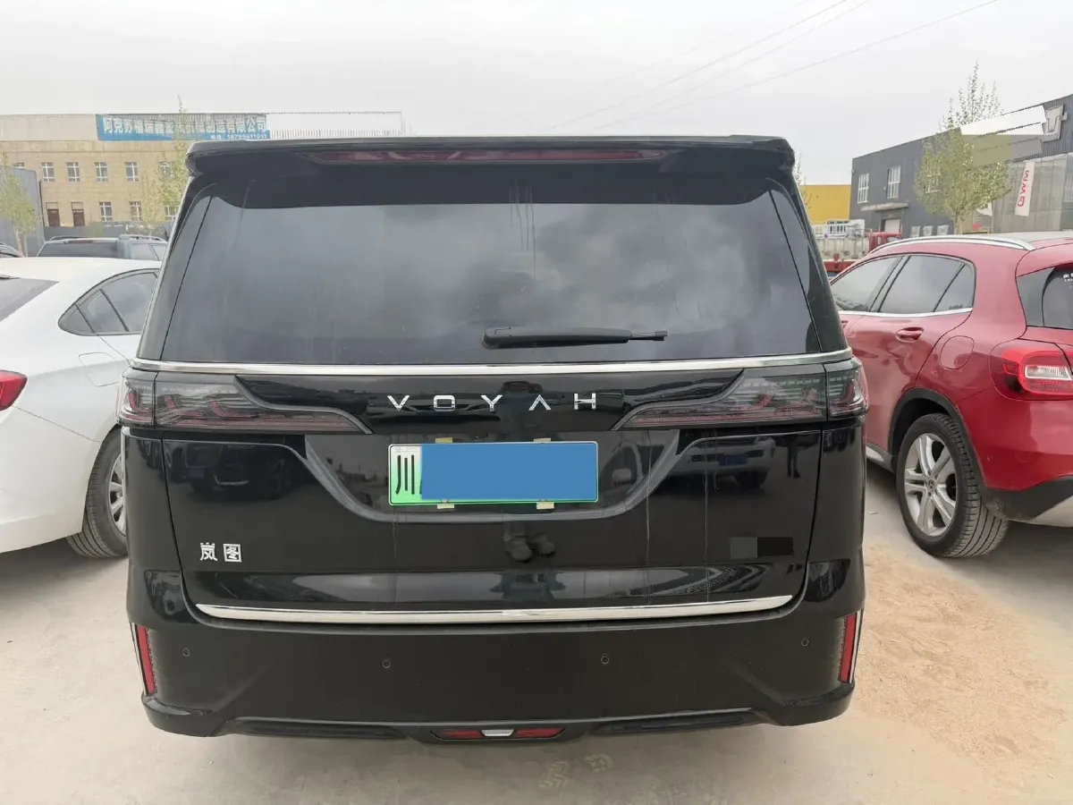 2022 Voyah Dream 1.5T 136HP L4 PHEV 25.57KWH,autocango,china used car exporter,china ev exporter,chinese used car exporter,chinese used ev exporter
