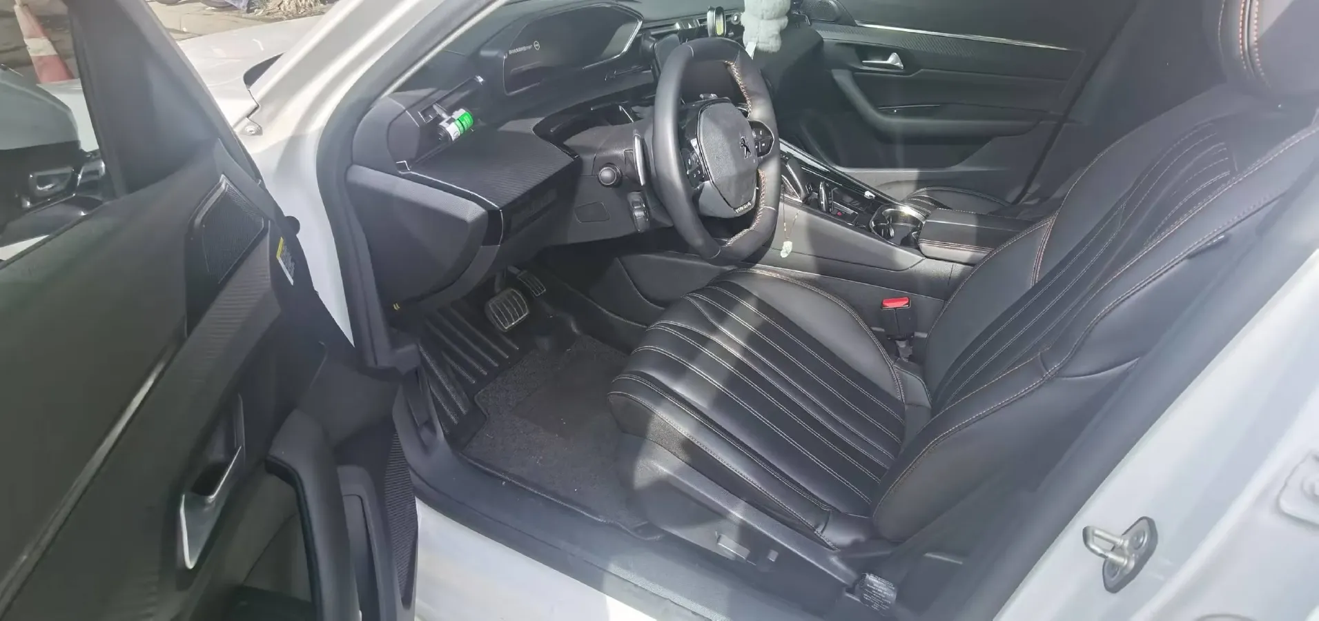 2019 Peugeot 508 1.8T 211HP L4 8AT,autocango,china used car exporter,china ev exporter,chinese used car exporter,chinese used ev exporter