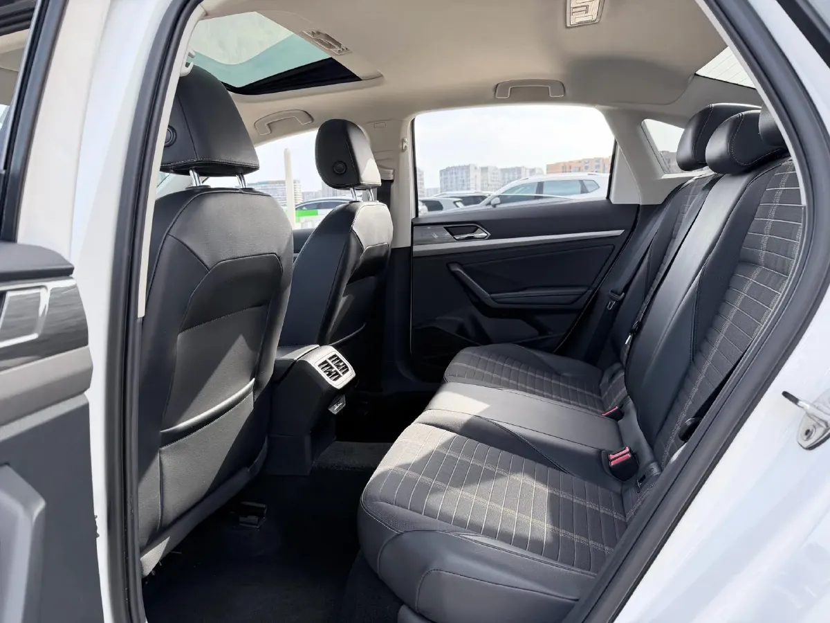 2021 Volkswagen Lavida 1.4T 150HP L4 7DCT,autocango,china used car exporter,china ev exporter,chinese used car exporter,chinese used ev exporter