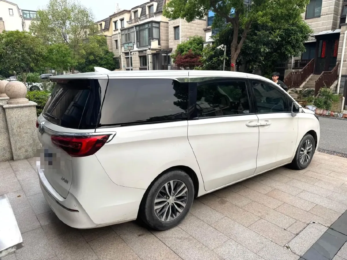 2022 Buick GL8 2.0T 237HP L4 9AT,autocango,china used car exporter,china ev exporter,chinese used car exporter,chinese used ev exporter