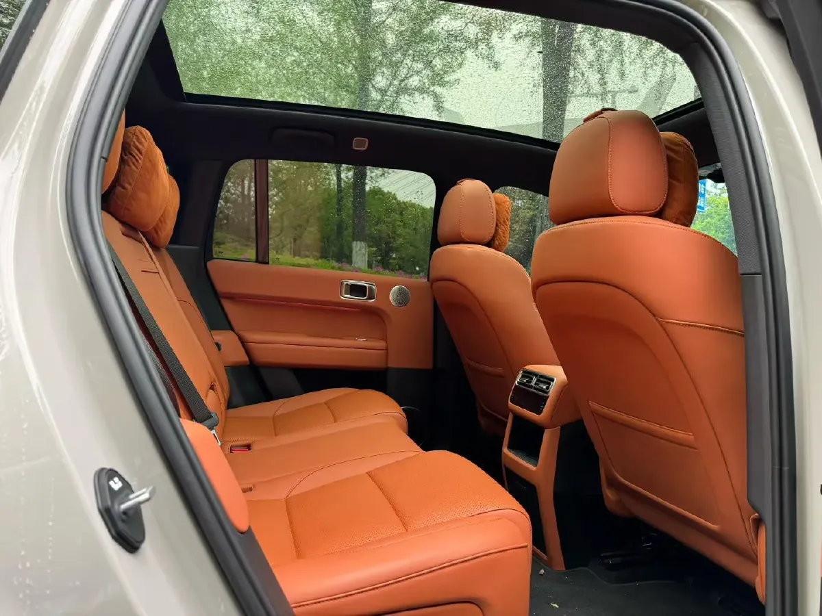 2024 Li L6 Range Extended 154HP L4 REEV 36.8KWH,autocango,china used car exporter,china ev exporter,chinese used car exporter,chinese used ev exporter