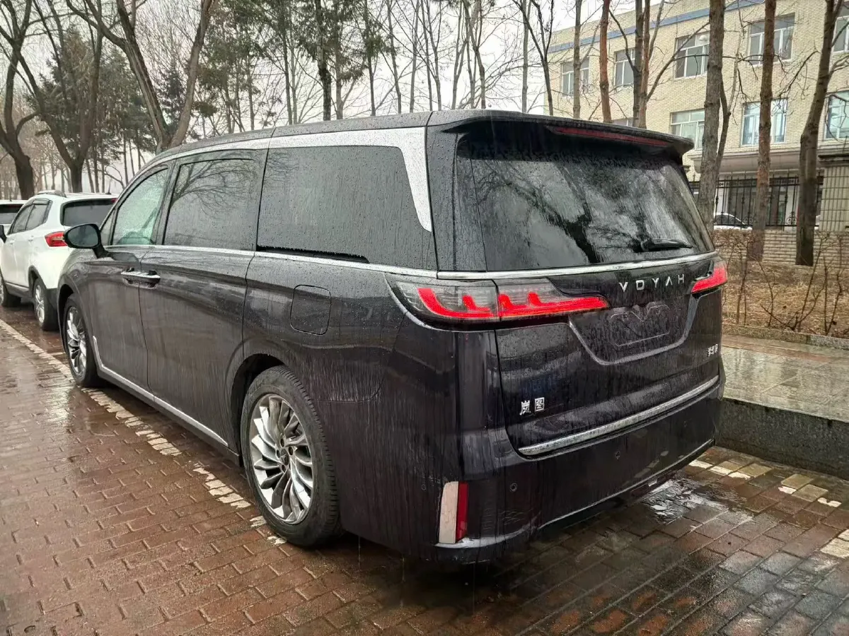 2022 Voyah Dream 1.5T 136HP L4 PHEV 25.57KWH,autocango,china used car exporter,china ev exporter,chinese used car exporter,chinese used ev exporter