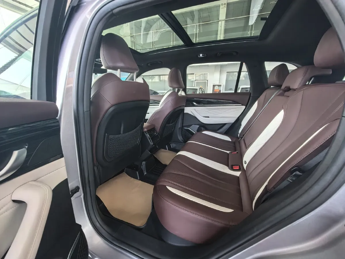 2021 Geely Monjaro 2.0T 218HP L4 7DCT,autocango,china used car exporter,china ev exporter,chinese used car exporter,chinese used ev exporter
