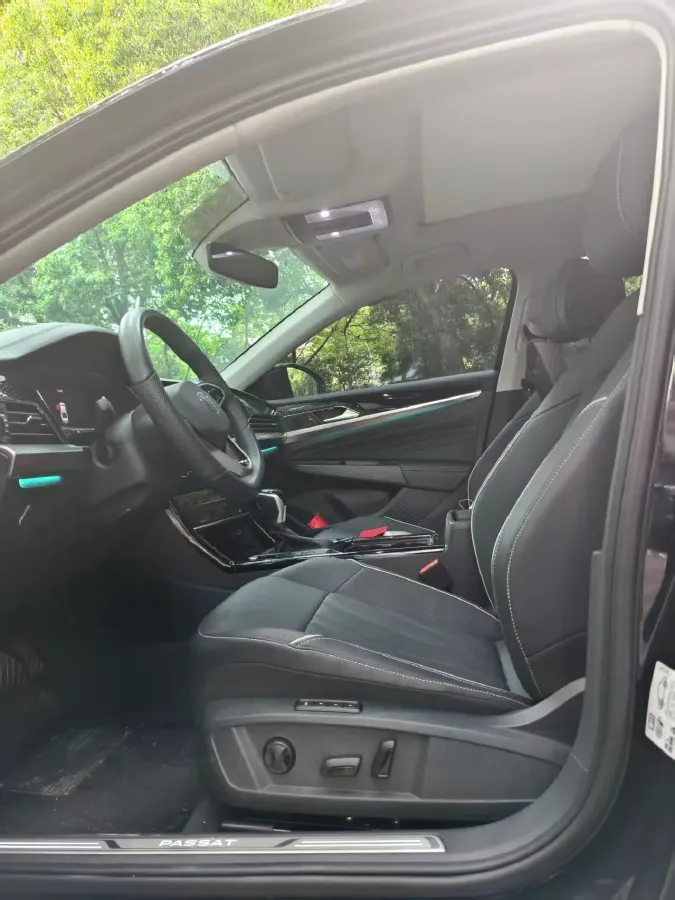 2024 Volkswagen Passat 2.0T 220HP L4 7DCT,autocango,china used car exporter,china ev exporter,chinese used car exporter,chinese used ev exporter