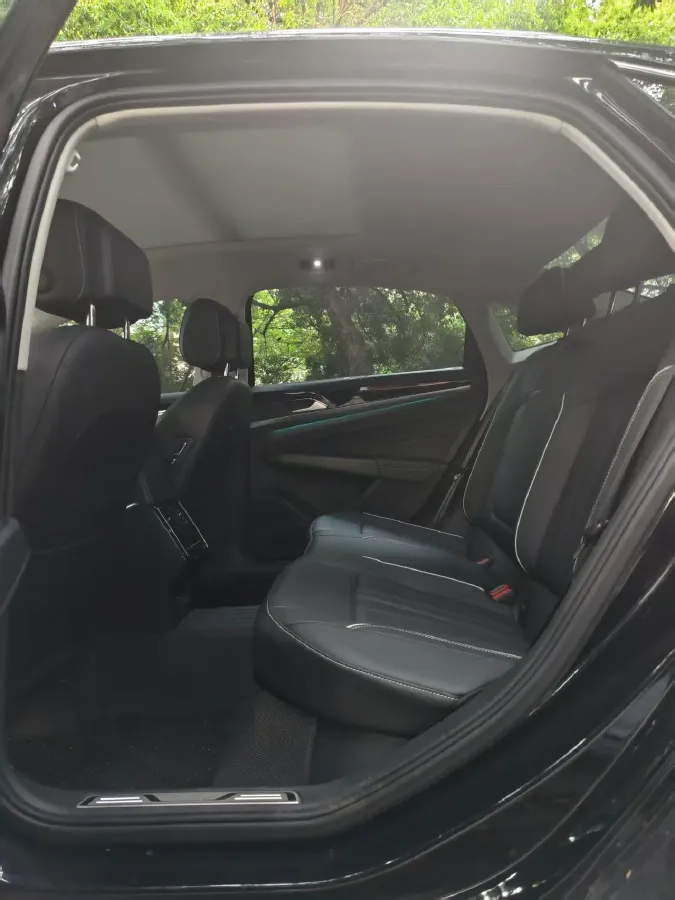 2024 Volkswagen Passat 2.0T 220HP L4 7DCT,autocango,china used car exporter,china ev exporter,chinese used car exporter,chinese used ev exporter