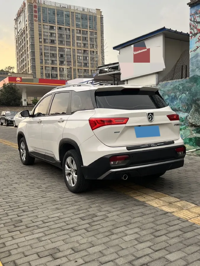 2020 BaoJun 530 1.5T 147HP L4 6MT,autocango,china used car exporter,china ev exporter,chinese used car exporter,chinese used ev exporter