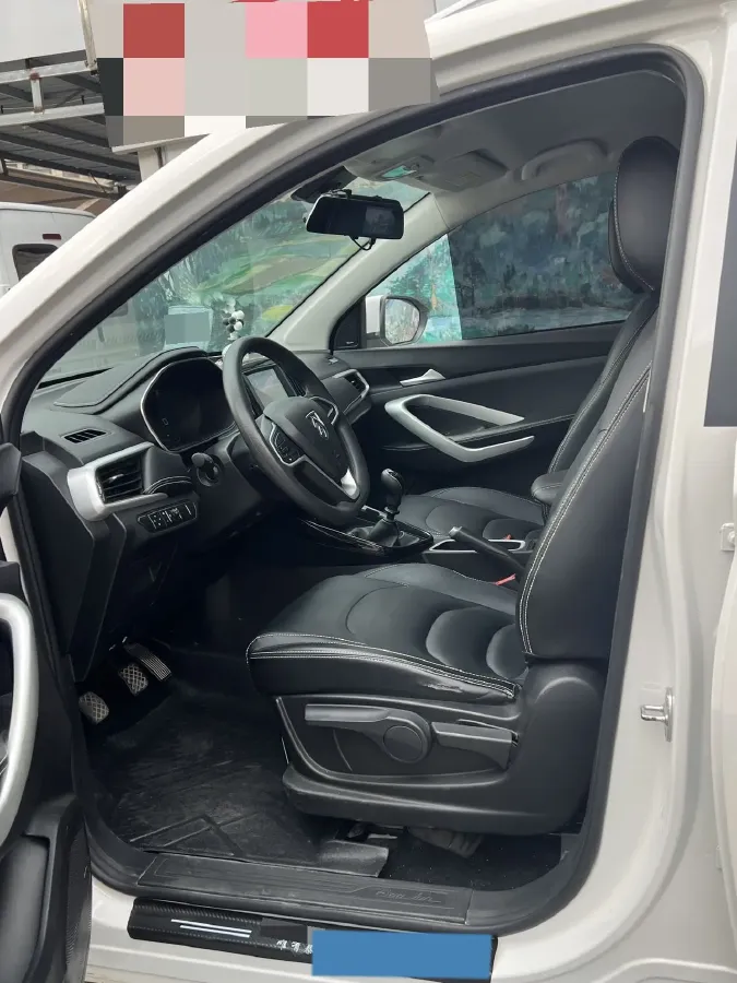 2020 BaoJun 530 1.5T 147HP L4 6MT,autocango,china used car exporter,china ev exporter,chinese used car exporter,chinese used ev exporter