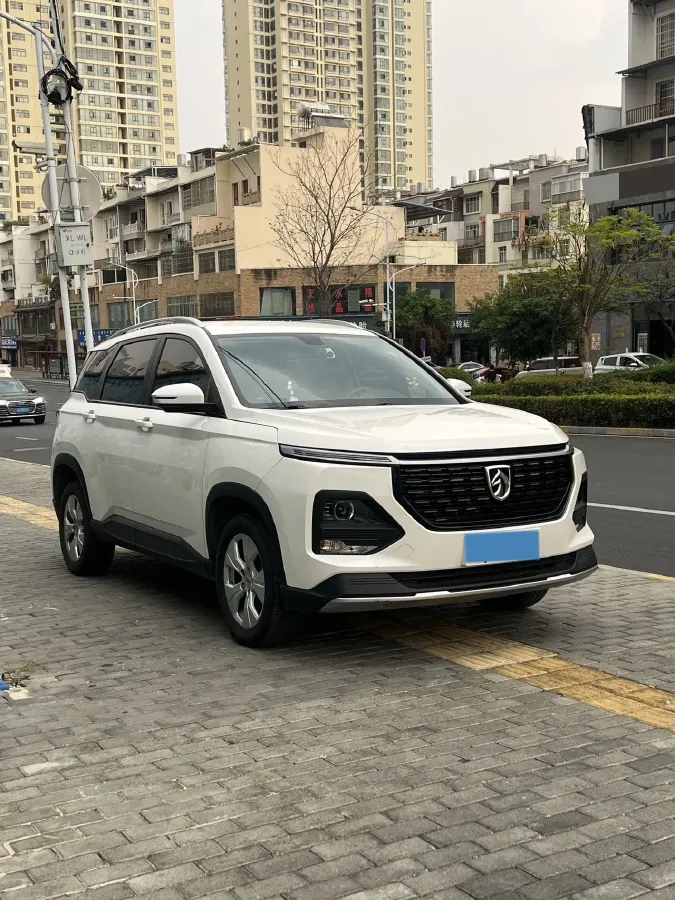 2020 BaoJun 530 1.5T 147HP L4 6MT,autocango,china used car exporter,china ev exporter,chinese used car exporter,chinese used ev exporter