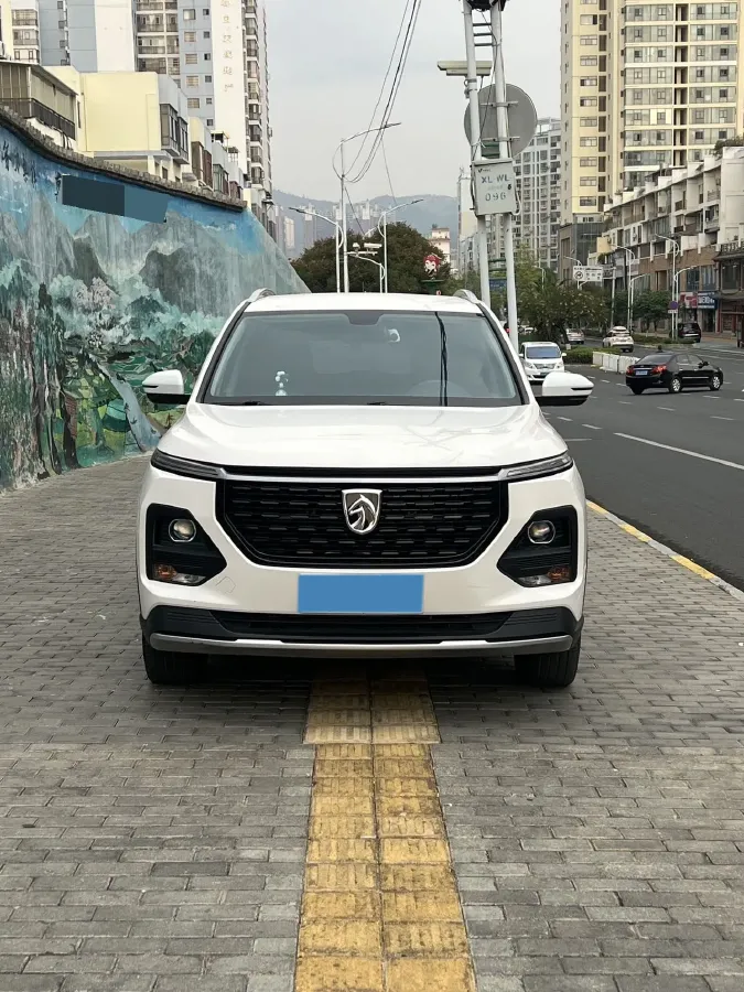 2020 BaoJun 530 1.5T 147HP L4 6MT,autocango,china used car exporter,china ev exporter,chinese used car exporter,chinese used ev exporter