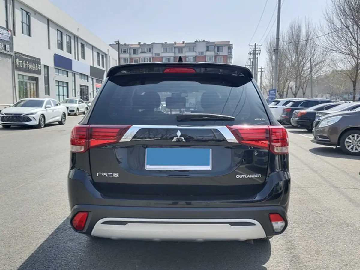 2019 Mitsubishi Outlander 2.4L 192HP L4 CVT,autocango,china used car exporter,china ev exporter,chinese used car exporter,chinese used ev exporter