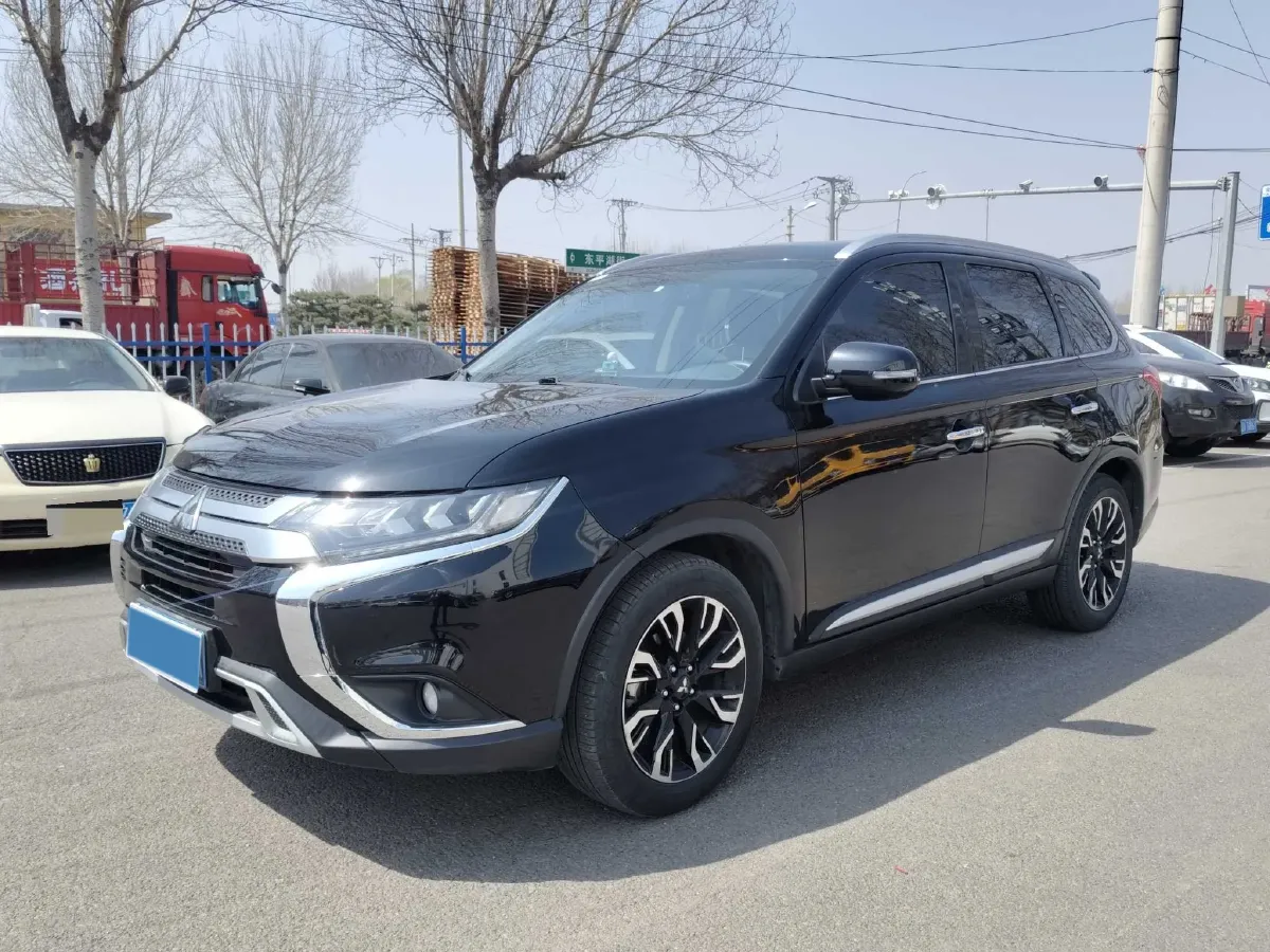 2019 Mitsubishi Outlander 2.4L 192HP L4 CVT,autocango,china used car exporter,china ev exporter,chinese used car exporter,chinese used ev exporter