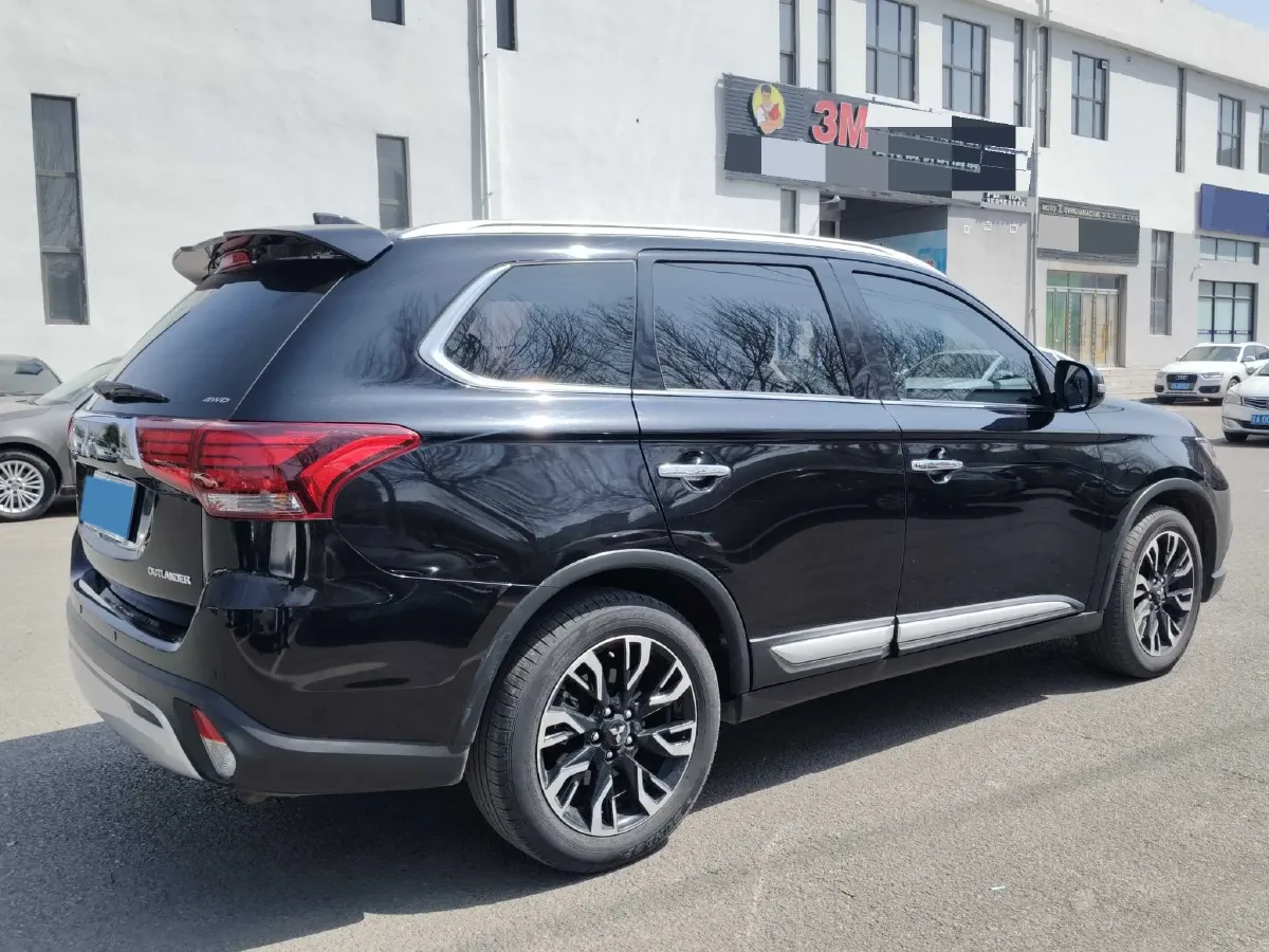 2019 Mitsubishi Outlander 2.4L 192HP L4 CVT,autocango,china used car exporter,china ev exporter,chinese used car exporter,chinese used ev exporter