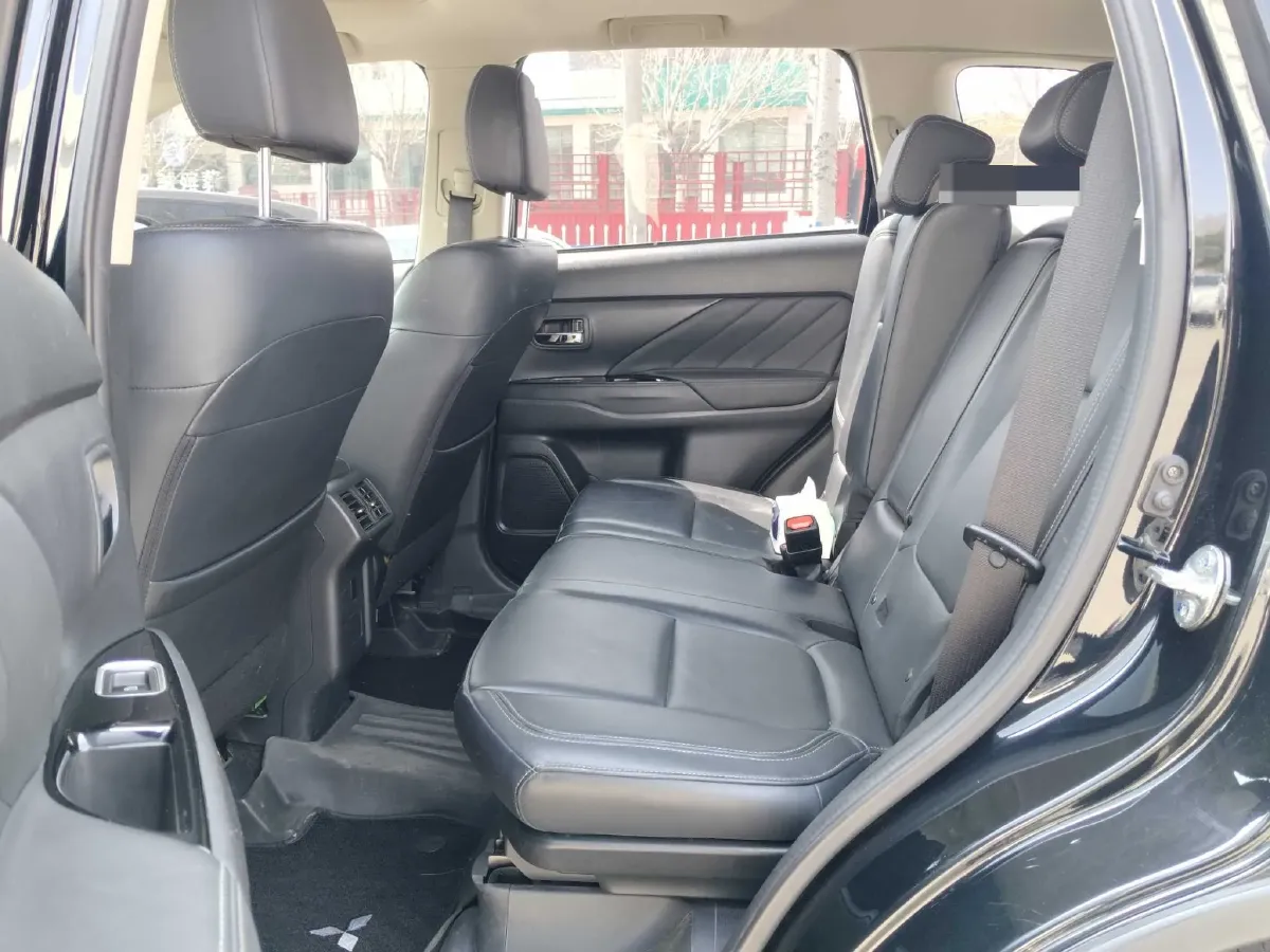 2019 Mitsubishi Outlander 2.4L 192HP L4 CVT,autocango,china used car exporter,china ev exporter,chinese used car exporter,chinese used ev exporter
