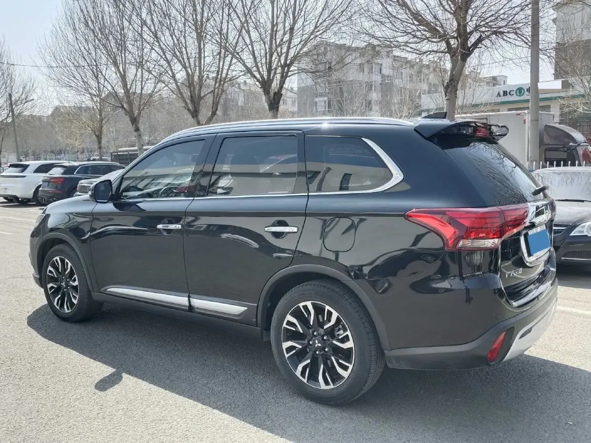 2019 Mitsubishi Outlander 2.4L 192HP L4 CVT,autocango,china used car exporter,china ev exporter,chinese used car exporter,chinese used ev exporter