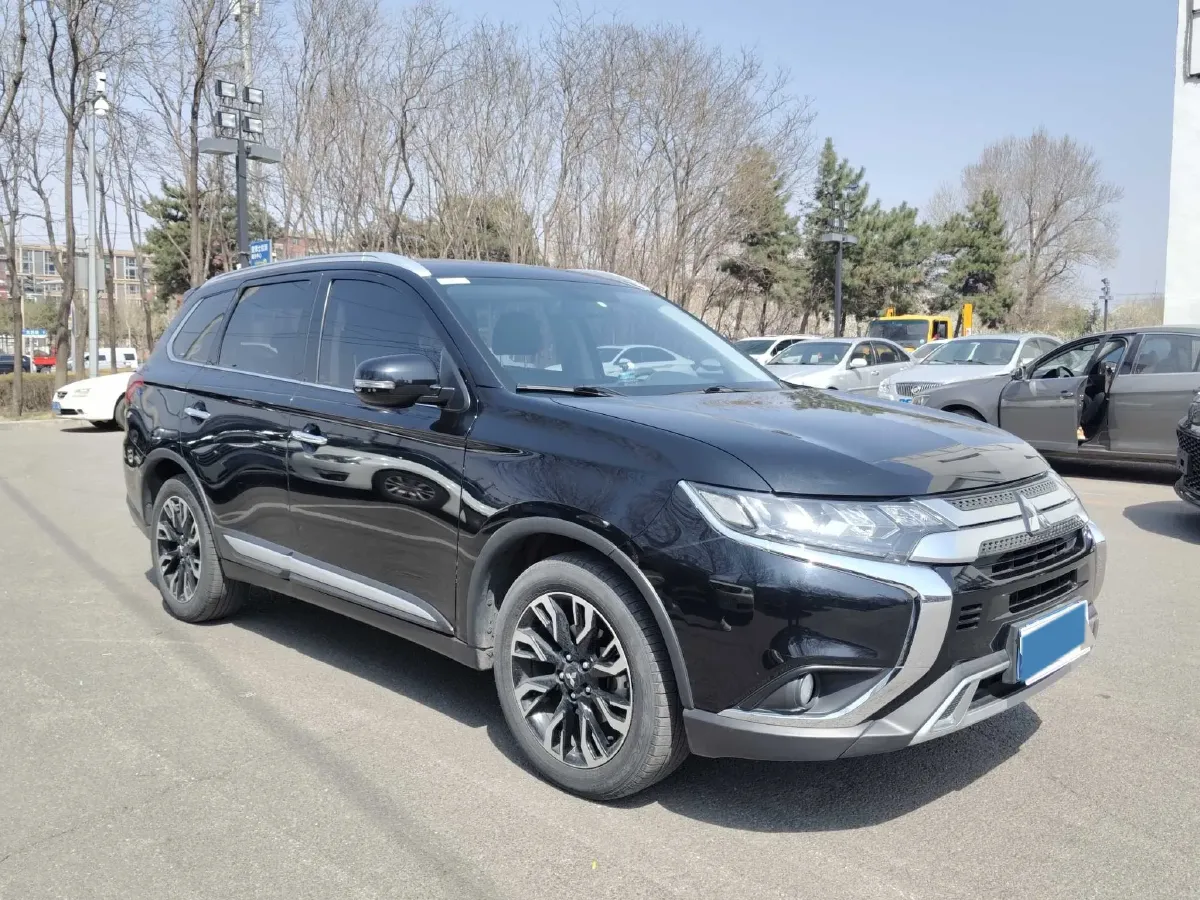 2019 Mitsubishi Outlander 2.4L 192HP L4 CVT,autocango,china used car exporter,china ev exporter,chinese used car exporter,chinese used ev exporter