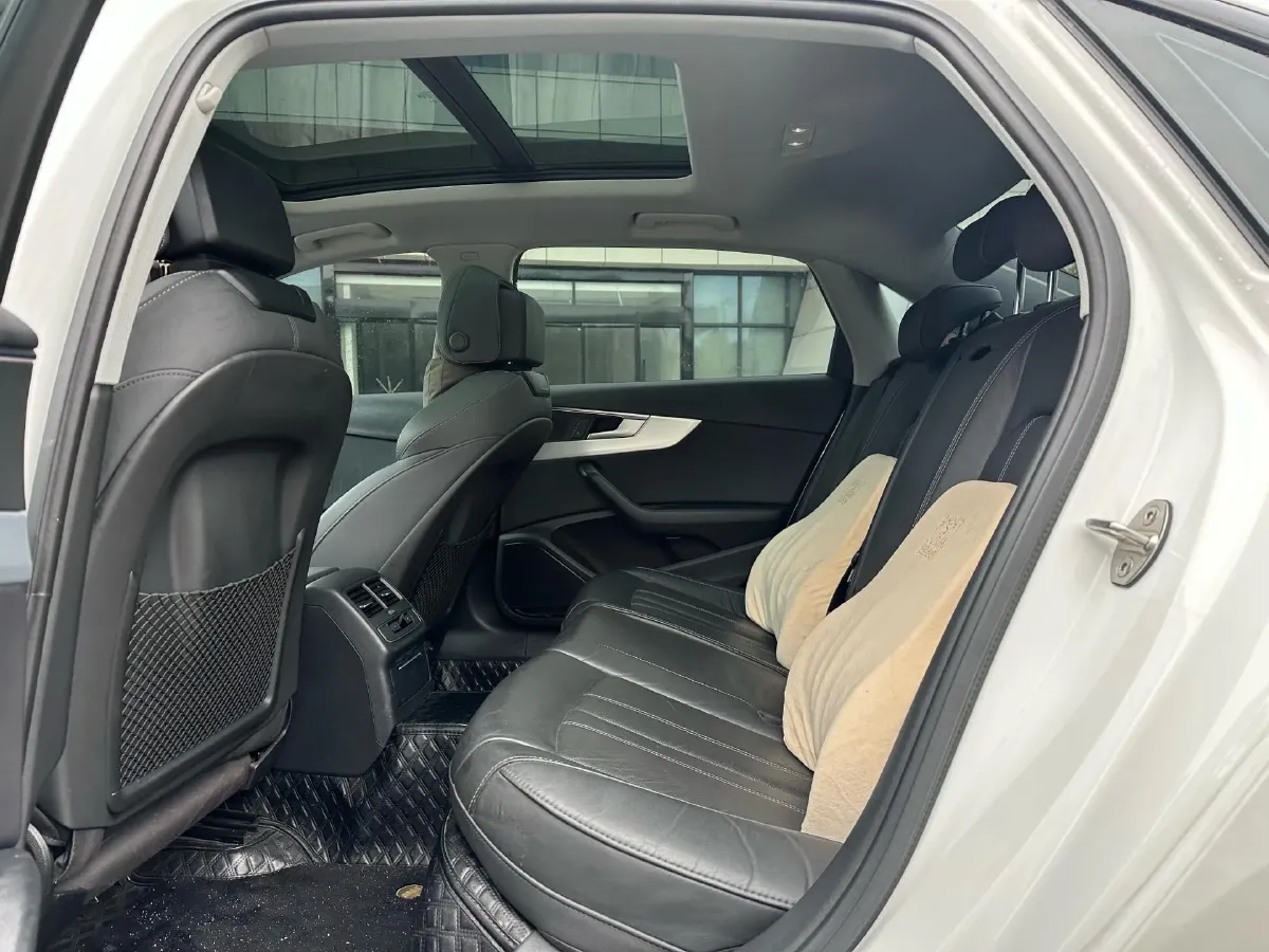 2020 Audi A4L 2.0T 190HP L4 7DCT,autocango,china used car exporter,china ev exporter,chinese used car exporter,chinese used ev exporter