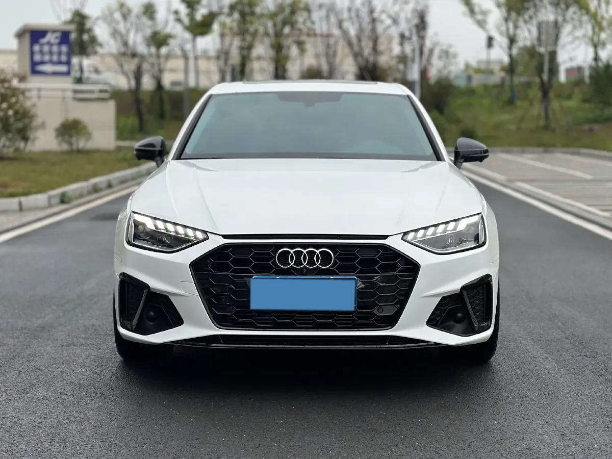 2020 Audi A4L 2.0T 190HP L4 7DCT,autocango,china used car exporter,china ev exporter,chinese used car exporter,chinese used ev exporter