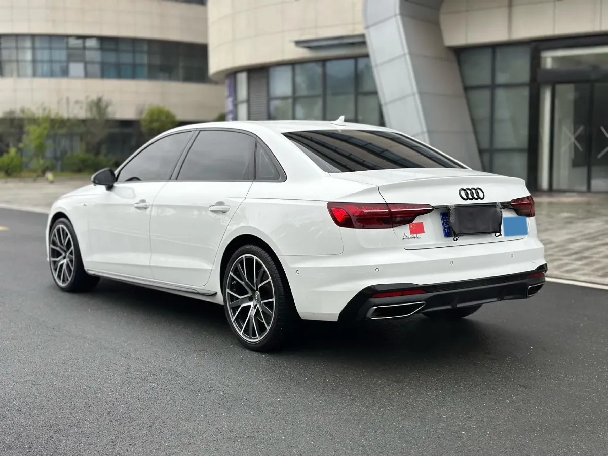 2020 Audi A4L 2.0T 190HP L4 7DCT,autocango,china used car exporter,china ev exporter,chinese used car exporter,chinese used ev exporter