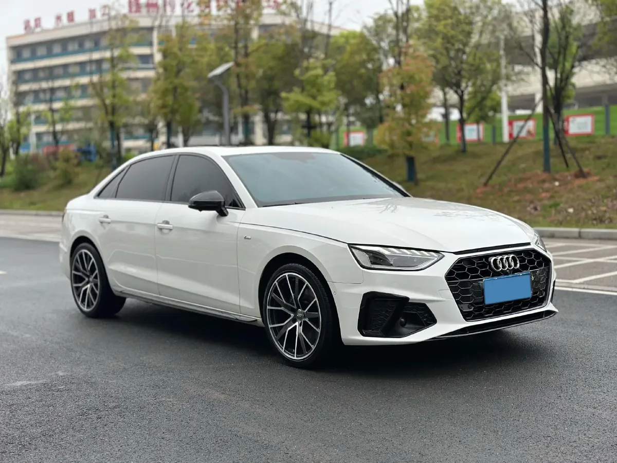 2020 Audi A4L 2.0T 190HP L4 7DCT,autocango,china used car exporter,china ev exporter,chinese used car exporter,chinese used ev exporter