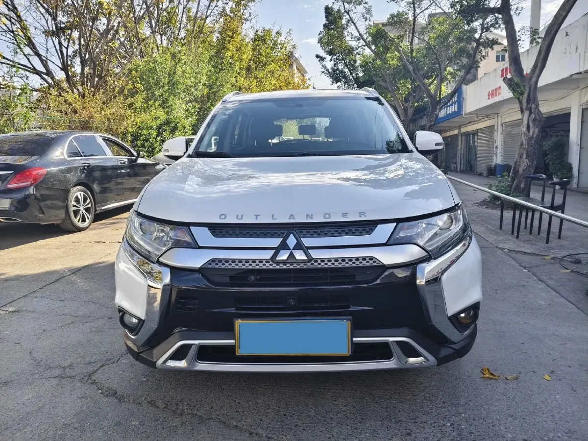 2019 Mitsubishi Outlander 2.0L 166HP L4 CVT,autocango,china used car exporter,china ev exporter,chinese used car exporter,chinese used ev exporter