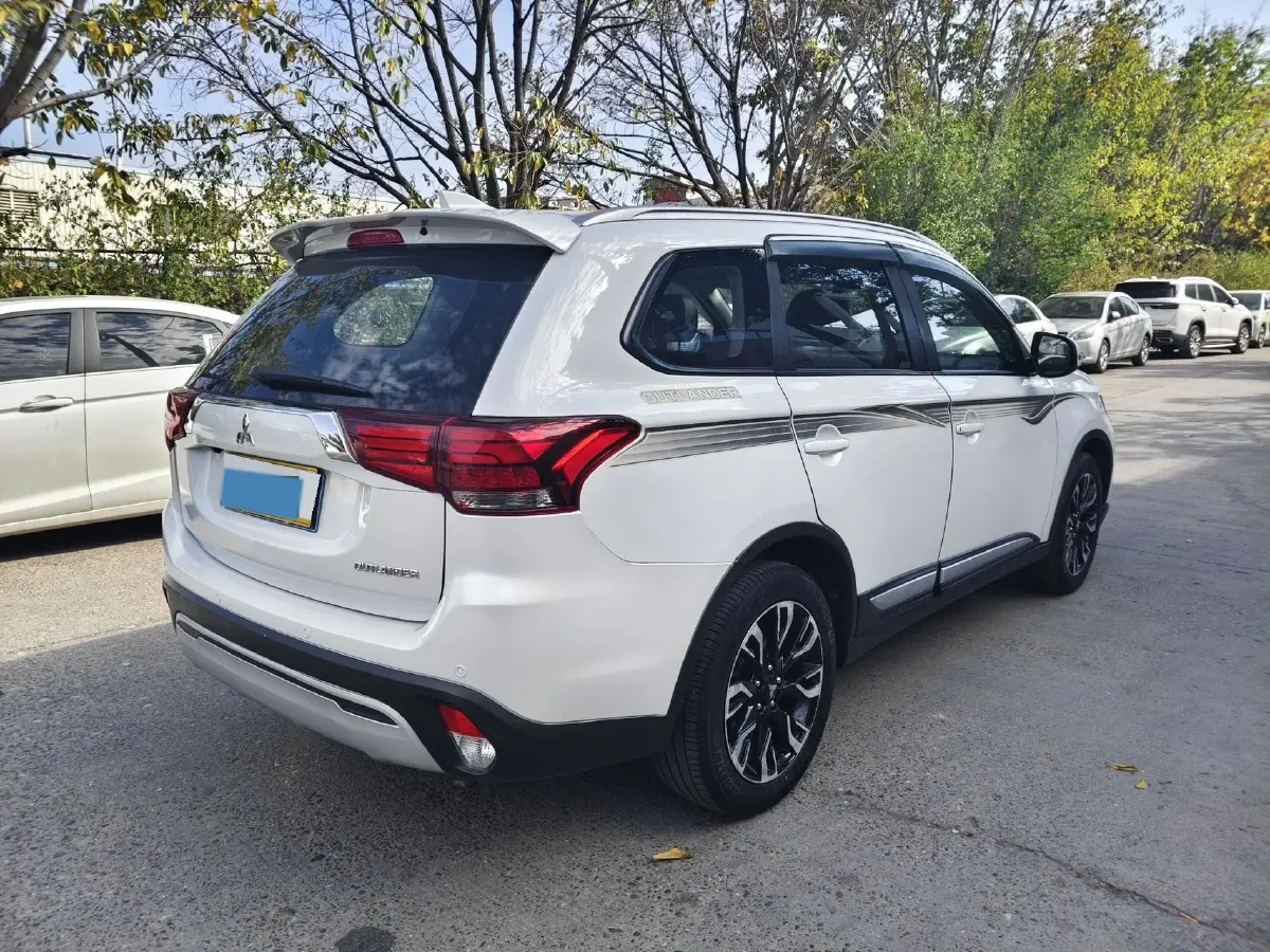 2019 Mitsubishi Outlander 2.0L 166HP L4 CVT,autocango,china used car exporter,china ev exporter,chinese used car exporter,chinese used ev exporter